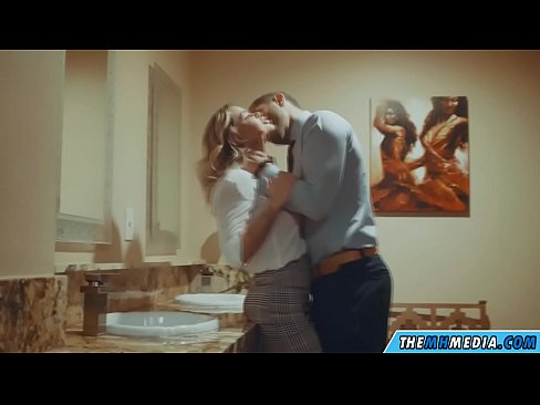 ❤️ Kur një bjonde me bukë ju josh në një banjë publike ❤️❌ Seks tek ne sq.wassell.ru ❌️